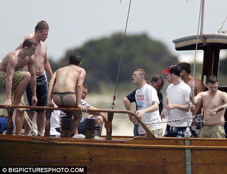 Rooney se distreaza la maxim in Ibiza!_4