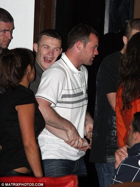 Rooney se distreaza la maxim in Ibiza!_2