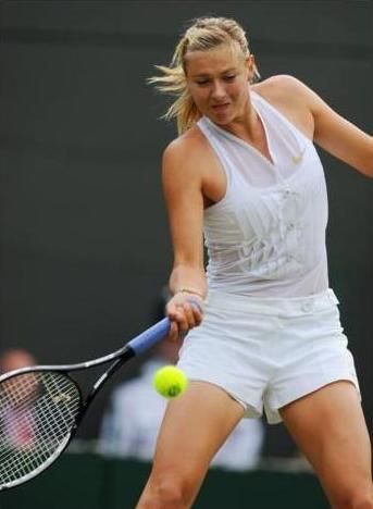 Cum s-a imbracat Sharapova la Wimbledon_10