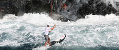 Incredibil! Surfing pe langa un vulcan activ!_1
