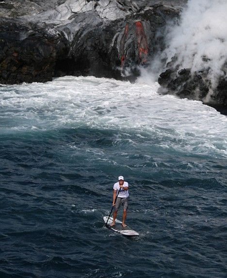 Incredibil! Surfing pe langa un vulcan activ!_4