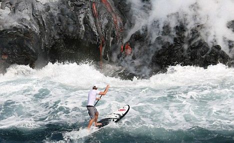 Incredibil! Surfing pe langa un vulcan activ!_2