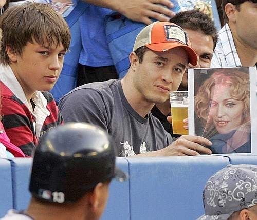 Madonna, piaza rea pentru un jucator de baseball!_7
