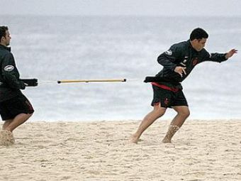 SUPER FOTO: Ronaldo se antreneaza singur pe plaja!