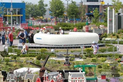 Fenomenal! Steaua poate juca cu Bayern pe un stadion din Lego_10