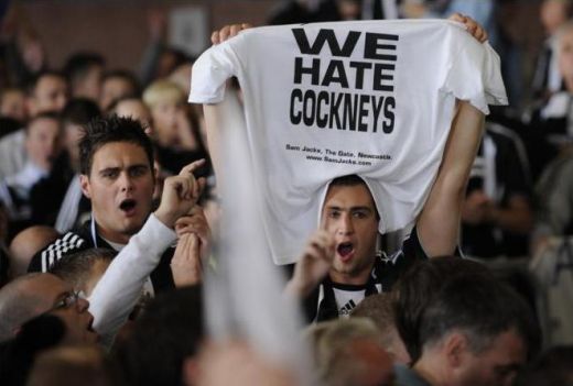 VEZI cum au protestat suporterii lui Newcastle impotriva patronului_10