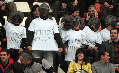 Hamilton, atacat de rasisti! 16.000 de oameni au apelat la magie neagra impotriva lui_2