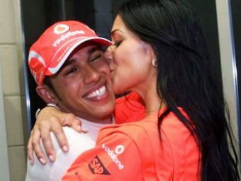 Hamilton este noul rege al Formulei 1! Vezi cum l-a incurajat Nicole!