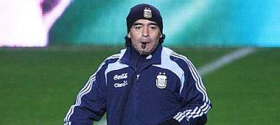 Mana lui Dumnezeu l-a asteptat pe Maradona in Scotia! Vezi antrenamentul:_1