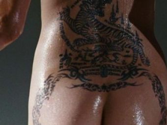 Angelina Jolie, mai tare ca Mutu la tatuaje!