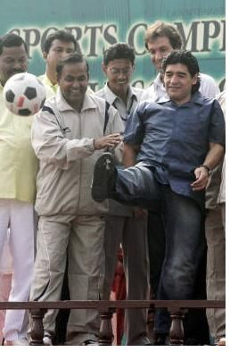 FOTO / Isterie Maradona  in India!_12