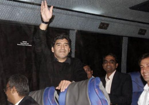 FOTO / Isterie Maradona  in India!_9