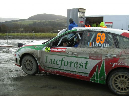 FOTO: Un roman se bate cu Valentino Rossi si Loeb in WRC_12