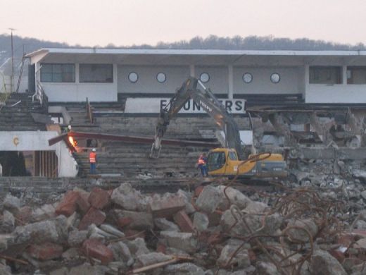 Stadionul Ion Moina devine istorie! Vezi imagini de la demolarea stadionului din Cluj!_11