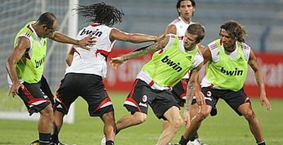 Milan si-a etalat stelele in Dubai: Beckham, Ronaldinho si Kaka au facut show!_1