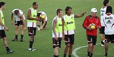 Ronaldinho si Becks The Best. VEZI superimagini cu Milan in Dubai:_1