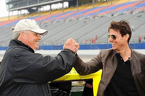 Tom Cruise a facut senzatie la Daytona 500: La multi ani Valentino Rossi!_8