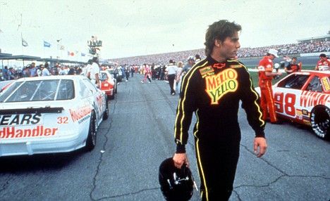 Tom Cruise a facut senzatie la Daytona 500: La multi ani Valentino Rossi!_4