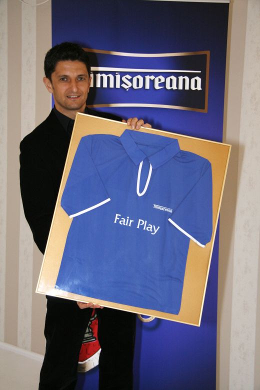 Razvan Lucescu trimite Tricoul Fair-Play Timisoreana la Medias lui Cristian Pustai!_2
