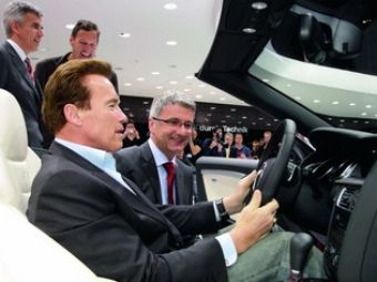 VIDEO: Arnold Schwarzenegger la standul Audi de la Geneva!