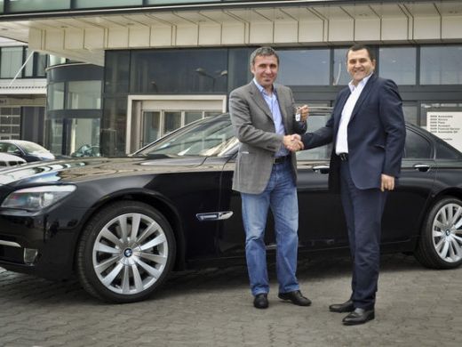 Hagi a primit un BMW 750 Li in valoare de peste 80.000 de euro!_3