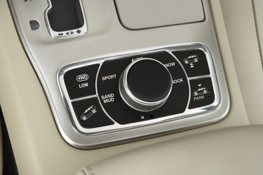 Vezi cum arata noua generatie Jeep Grand Cherokee pentru 2011, prezentat la New York!_13