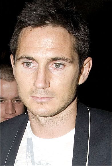 Lampard si Terry au asistat ingroziti cum o fata a fost batuta intr-un club din Londra!_6
