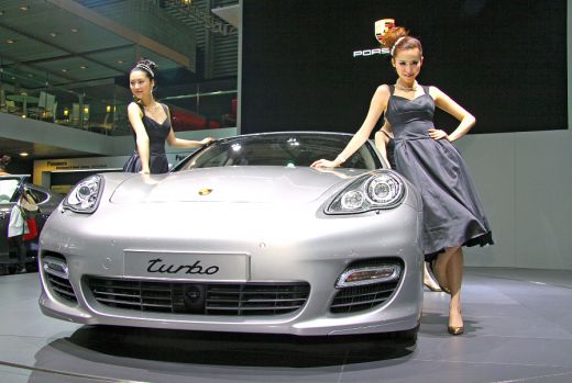 FOTO / Piata AUTO s-a mutat in China: vezi cum arata noul Porsche_9