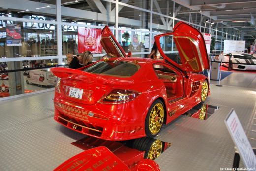 Urat cu spume: Vezi cum arata un Mercedes-Benz SLR de 3.300.000 de euro cu ornamente din aur de 24 karate!_4