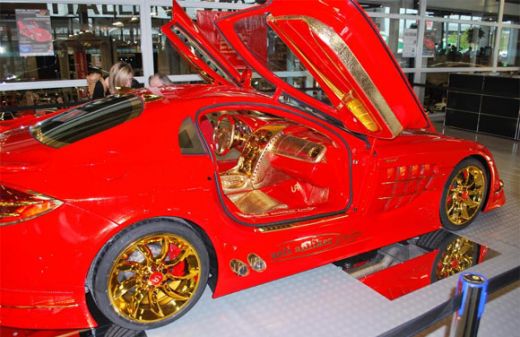Urat cu spume: Vezi cum arata un Mercedes-Benz SLR de 3.300.000 de euro cu ornamente din aur de 24 karate!_5