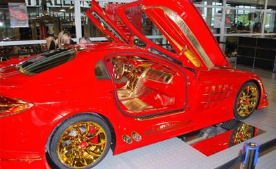 Urat cu spume: Vezi cum arata un Mercedes-Benz SLR de 3.300.000 de euro cu ornamente din aur de 24 karate!_12