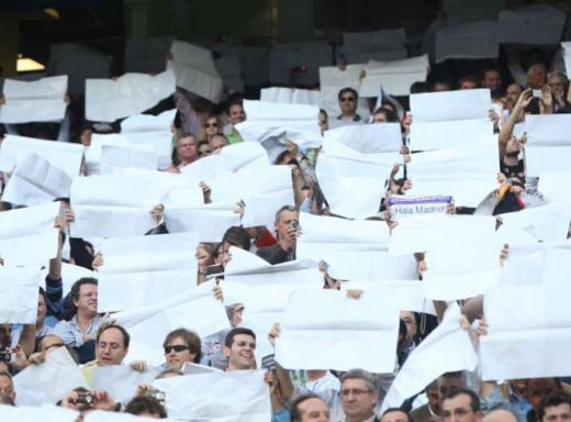 FOTO / Vezi cum s-au distrat fanii Realului cand Barca conducea cu 6-2!_11