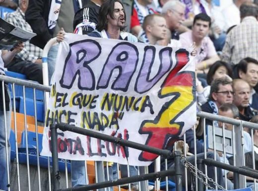 FOTO / Vezi cum s-au distrat fanii Realului cand Barca conducea cu 6-2!_4