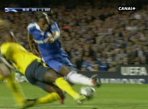 Chelsea acuza 5 penalty-uri neacordate! Gerard Pique: Am facut hent in careu!_3