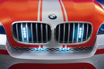 Vezi cum arata un BMW X6  transformat in ambulanta!_4