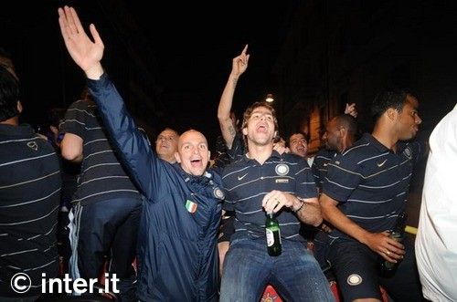 FOTO si VIDEO - cele mai TARI imagini de la petrecerea lui Inter 17!_56
