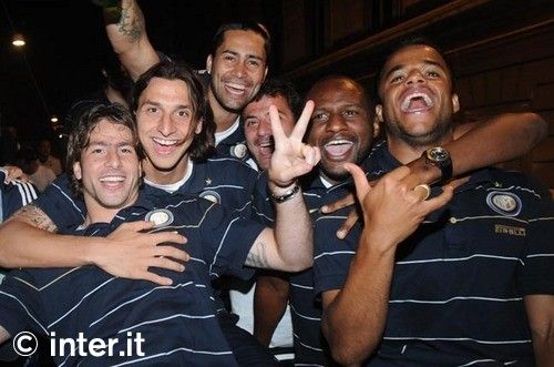 FOTO si VIDEO - cele mai TARI imagini de la petrecerea lui Inter 17!_64