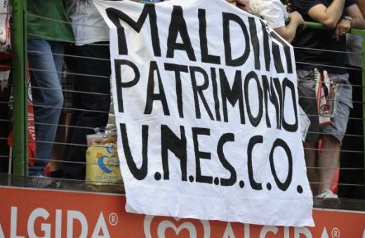 Omul cu care s-au batut Hagi, Laca sau Dan Petrescu - Paolo Maldini se retrage din fotbal! Vezi ce a insemnat Maldini pentru Milan:_27