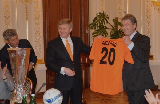 Presedintele Ucrainei i-a decorat pe Mircea Lucescu si Razvan Rat! VEZI FOTO:_21