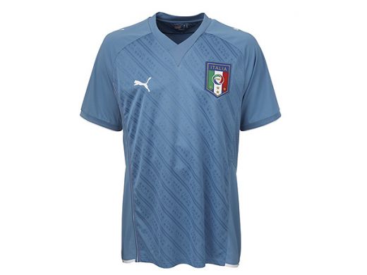 FOTO: Italia si-a lansat tricourile in care se va duela cu Brazilia la Cupa Confederatiilor!_2