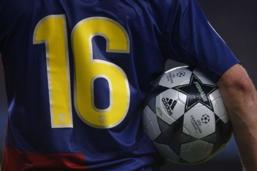 Sylvinho, un DOMN isi ia ADIO! Vezi cele mai tari 30 de poze cu Sylvinho in tricoul Barcelonei!_9