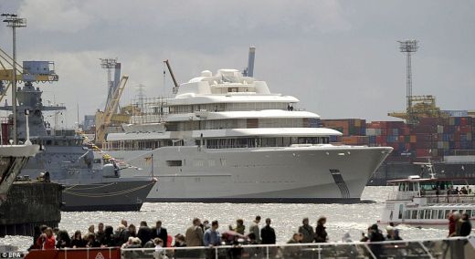 "Amiralul" Abramovic si-a luat cel mai scump IAHT din lume!_4