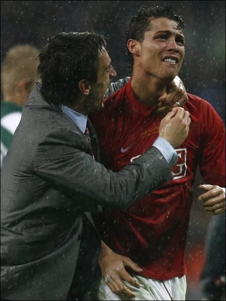 Ronaldo socheaza: "Nu imi pasa de fani"_37