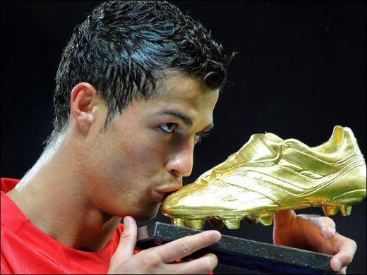Ronaldo socheaza: "Nu imi pasa de fani"_28