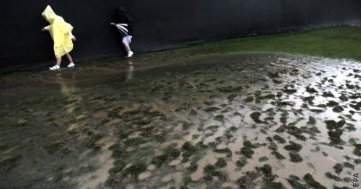 Super FOTO: Tiger Woods, aproape inghitit de ape la US Open!_3