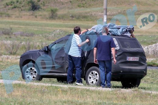 Dacia SUV - Primele poze spion!_5