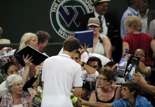 Istorie la Wimbledon: S-a jucat pentru prima data cu terenul acoperit! Imagini UNICE_31