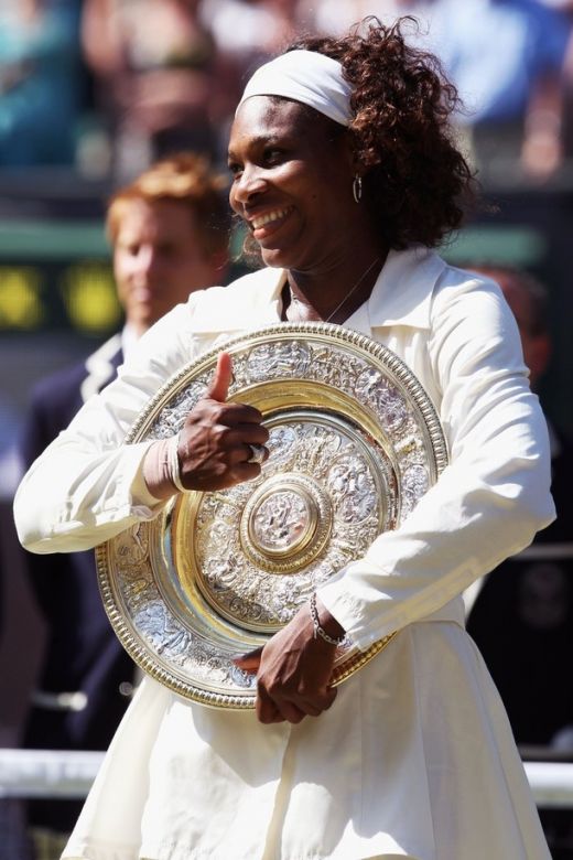 FOTO: Serena Williams, campioana la Wimbledon dupa 7-6, 6-2 cu Venus_2
