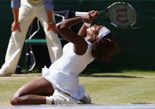 FOTO: Serena Williams, campioana la Wimbledon dupa 7-6, 6-2 cu Venus_4