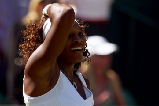 FOTO: Serena Williams, campioana la Wimbledon dupa 7-6, 6-2 cu Venus_6